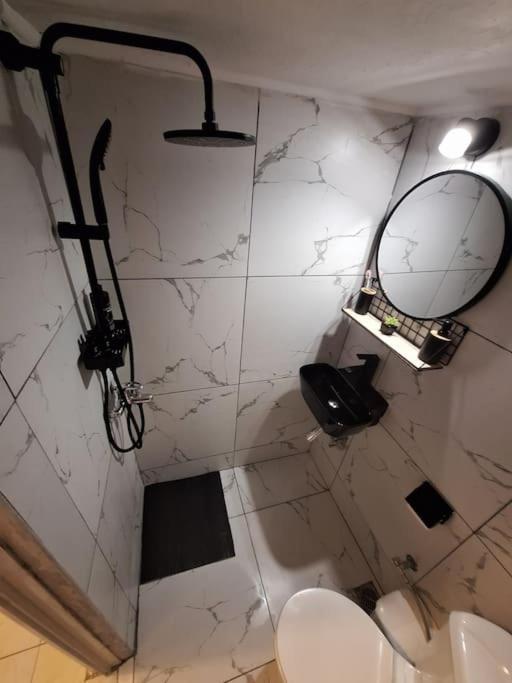 Queen Suites 60M2 Thessaloníki Ngoại thất bức ảnh